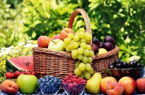 吃水果影响血糖?记住这4个关键点,糖尿病患者就能放心吃水果